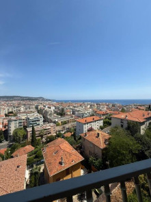 Appartement en location &agrave; Nice / 4 pi&egrave;ces 90 m&sup2;