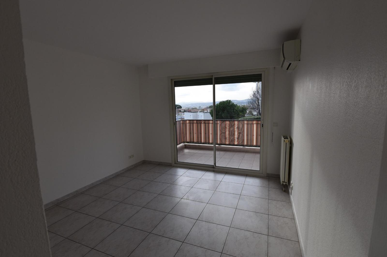Photo 9 — Appartement 3 pi&egrave;ces de 80<sup>m&sup2;</sup> &agrave; St laurent du var