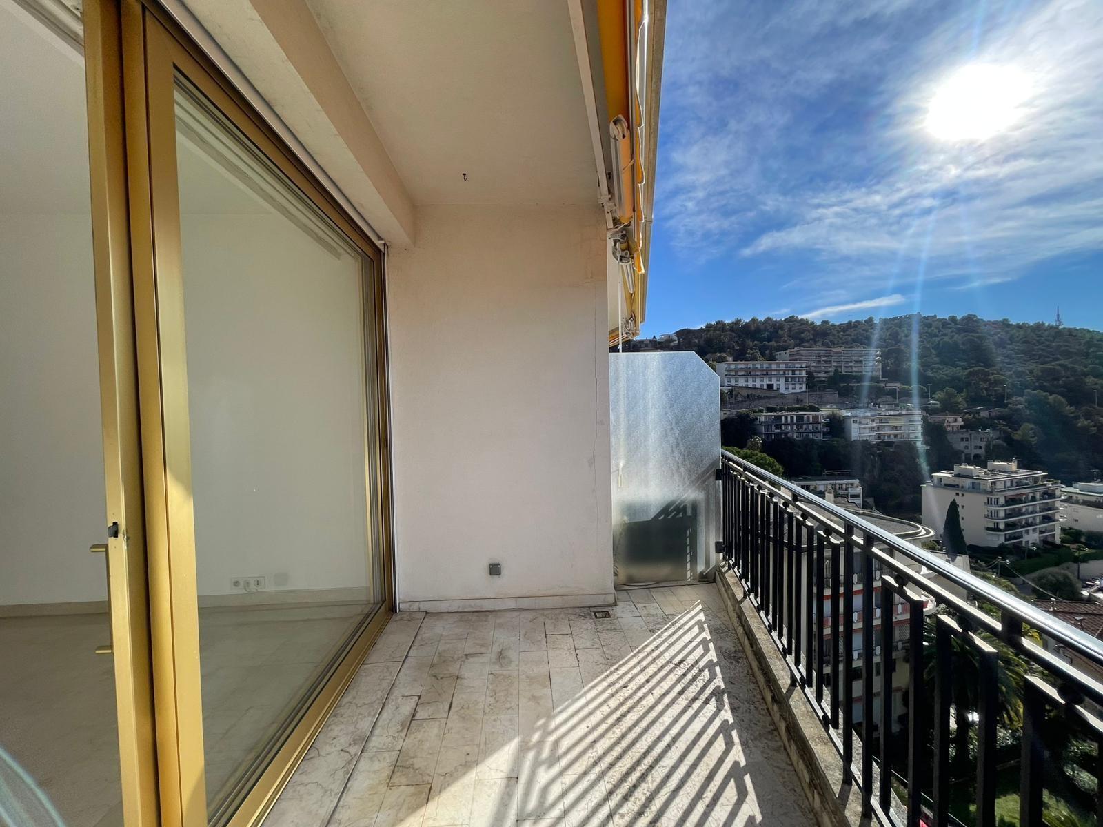 Photo 3 — Appartement 2 pi&egrave;ces de 61<sup>m&sup2;</sup> &agrave; Nice